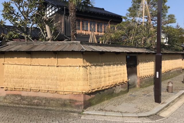 長町武家屋敷跡で薦掛けが行われました。